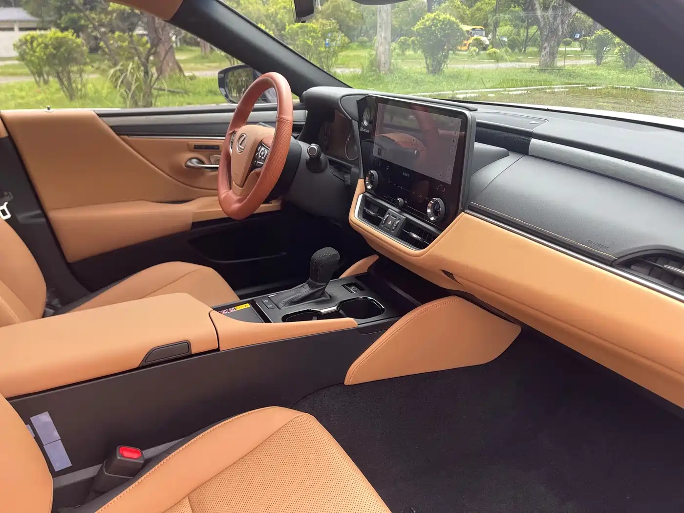 Lexus ES 2026 2025 200 Ultimate Edition