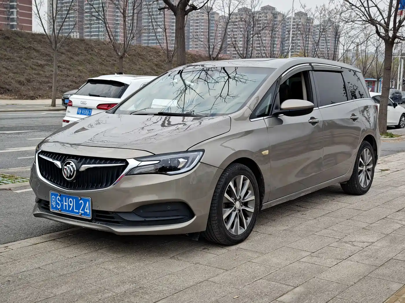 Buick GL6 2018 18T 6-Seater Premium