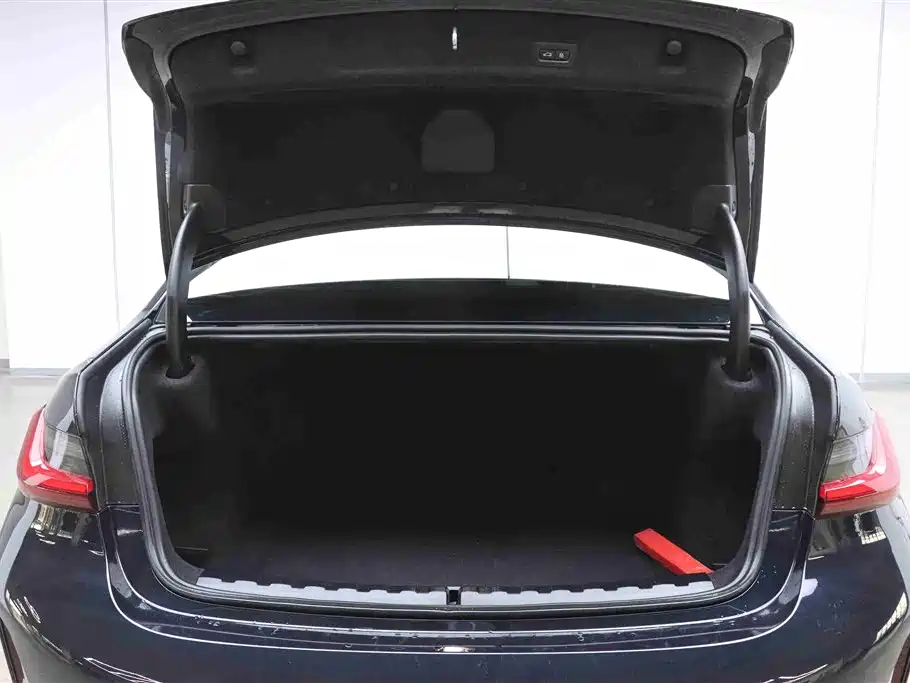 BMW 3 Series 2024 325Li M Sport Shadowline Package фото 30