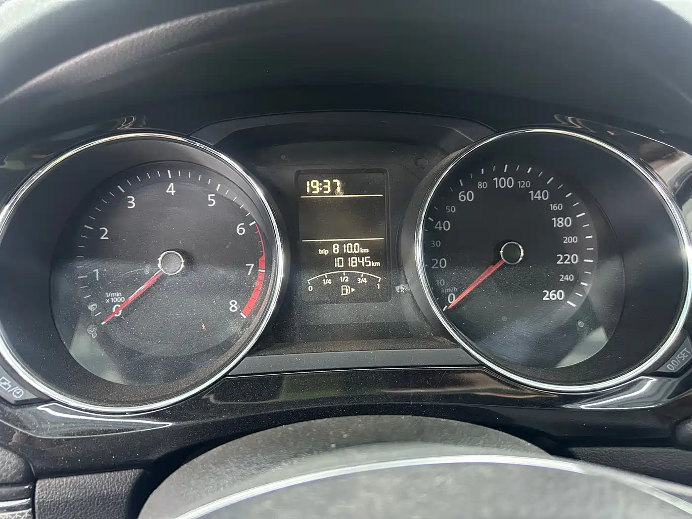 Volkswagen Sagitar 2015 1.6L Automatic Comfort фото 9