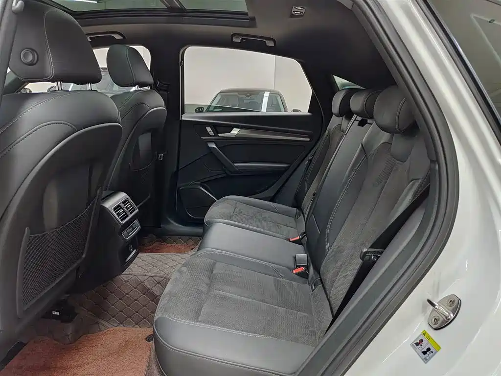 AUDI Q5L SPORTBACK