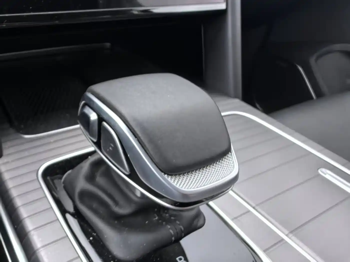 Hongqi HS7 PHEV 2024 2.0T PHEV AWD Flagship 6-Seater фото 14