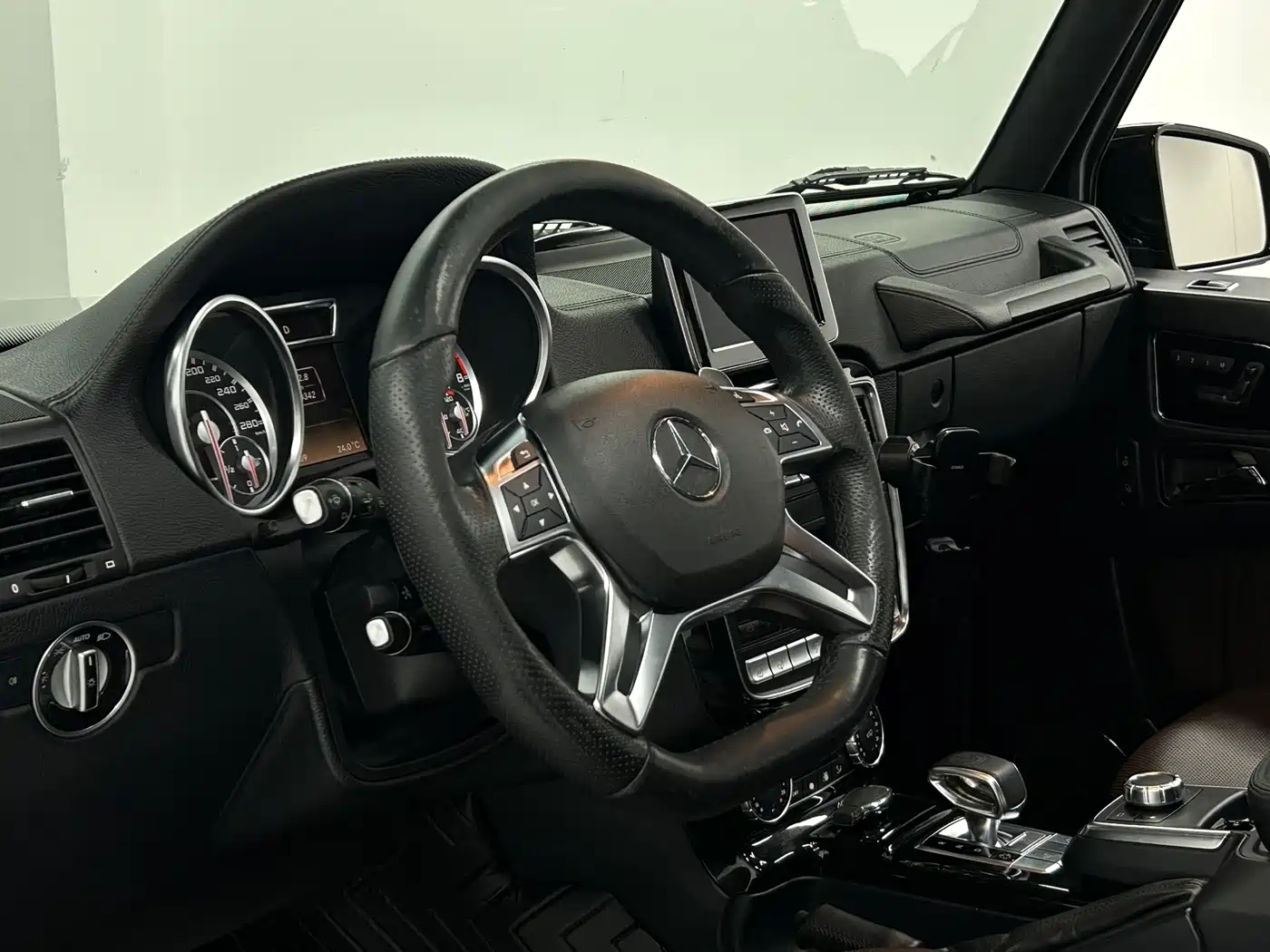 Mercedes-Benz G-Class AMG 2015 AMG G 63 Off-Road Limited Edition фото 11