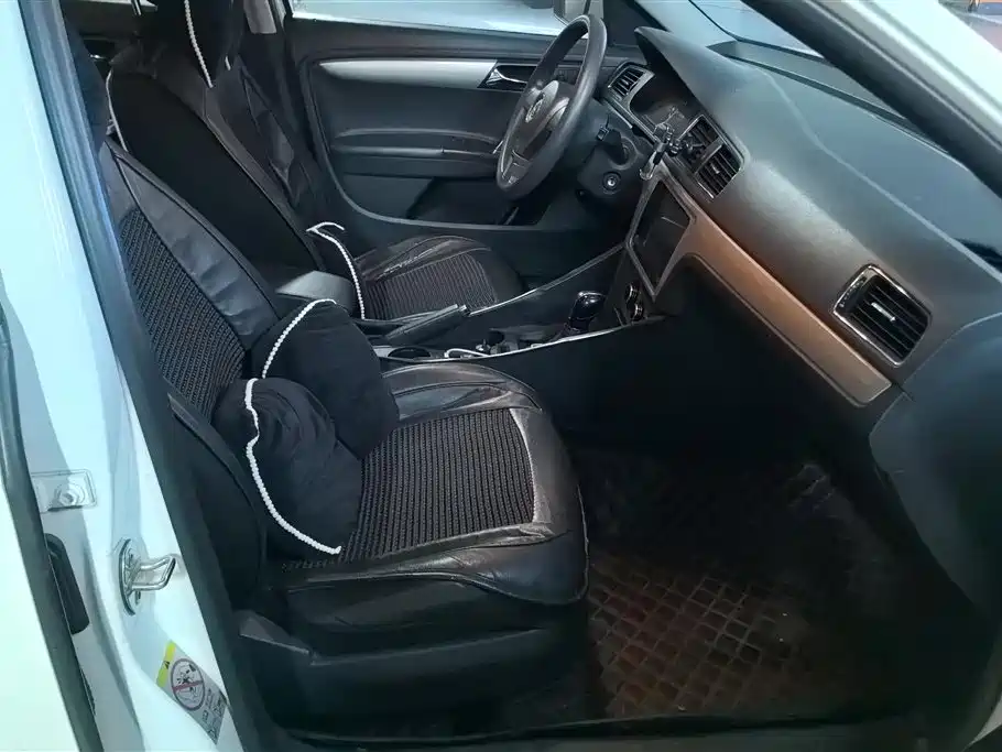 Volkswagen Lavida 2013 1.6L Automatic Comfort Edition фото 8