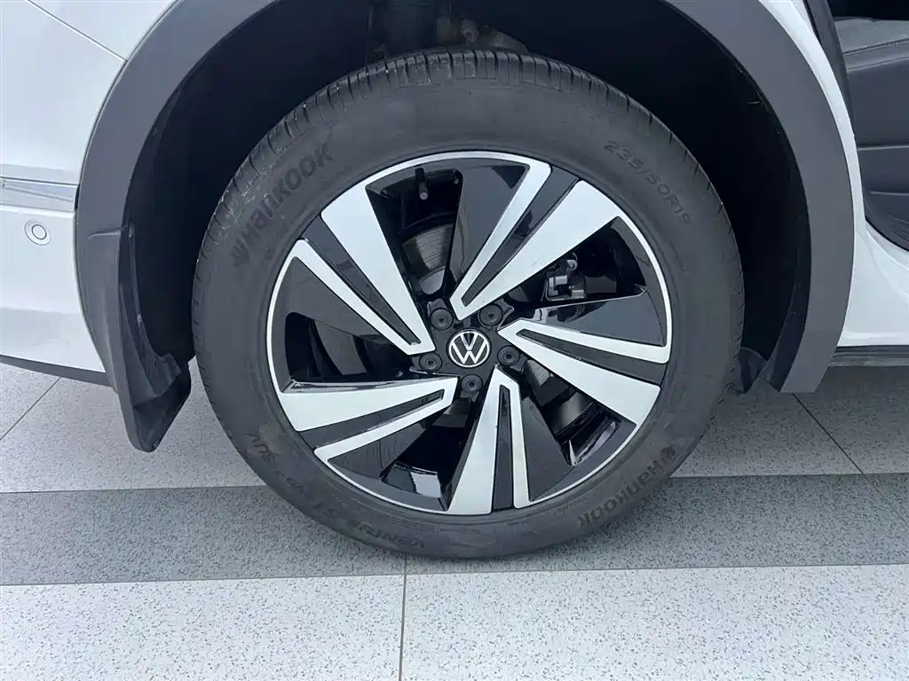Volkswagen Tiguan X 2022 330TSI 2WD Flagship Edition фото 10