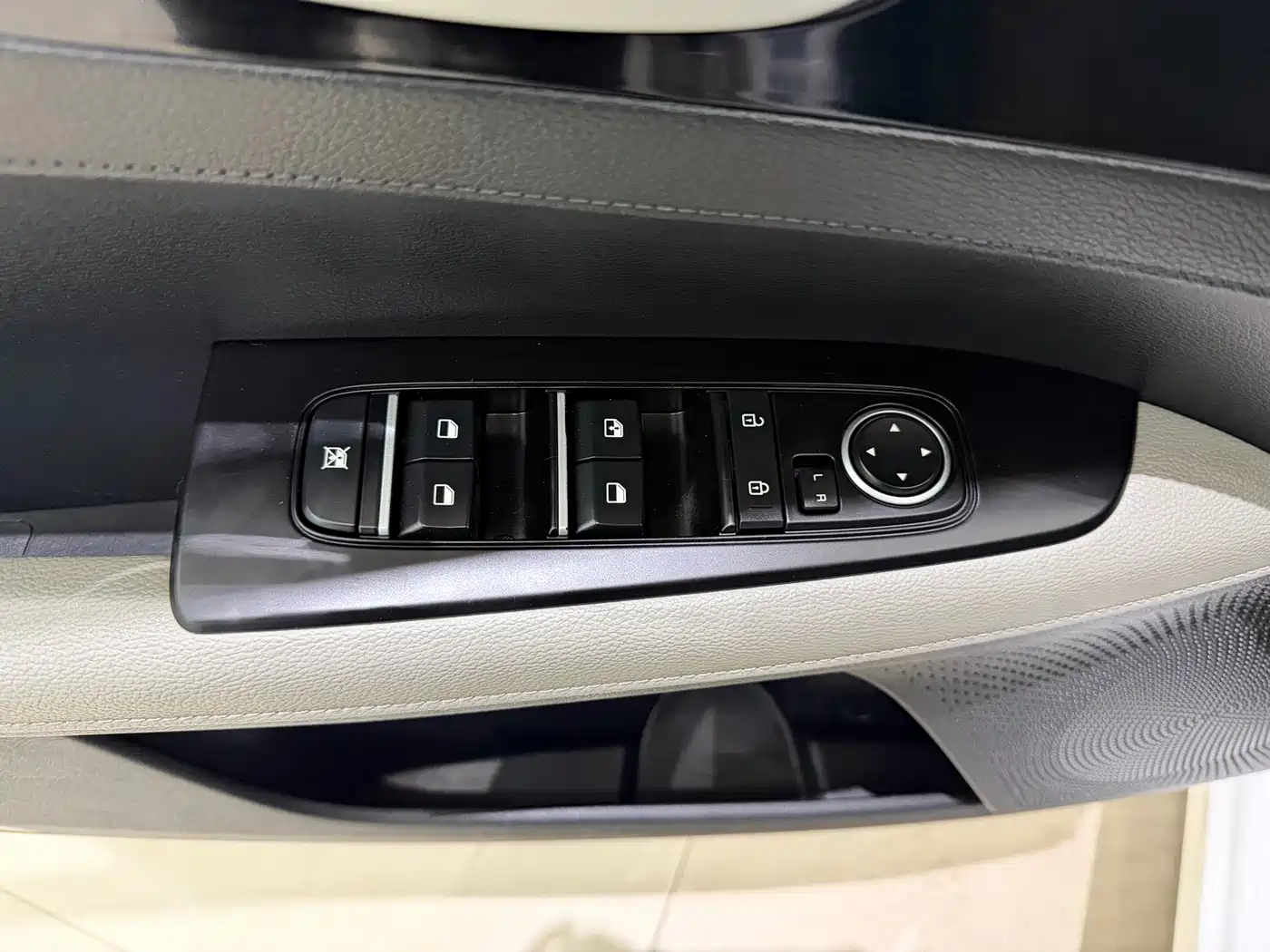 Kia K3 2023 Model 1.5L CVT Luxury Edition фото 12