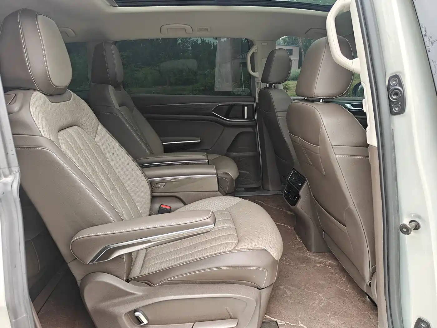 Volkswagen Viloran 2023 380TSI Prestige Edition фото 11