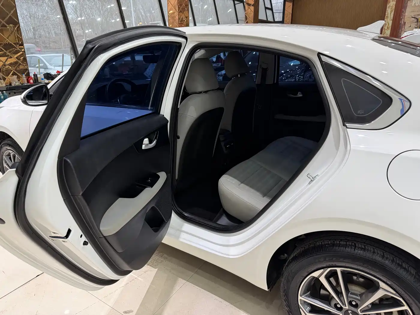 Kia K3 2023 Model 1.5L CVT Luxury Edition фото 20