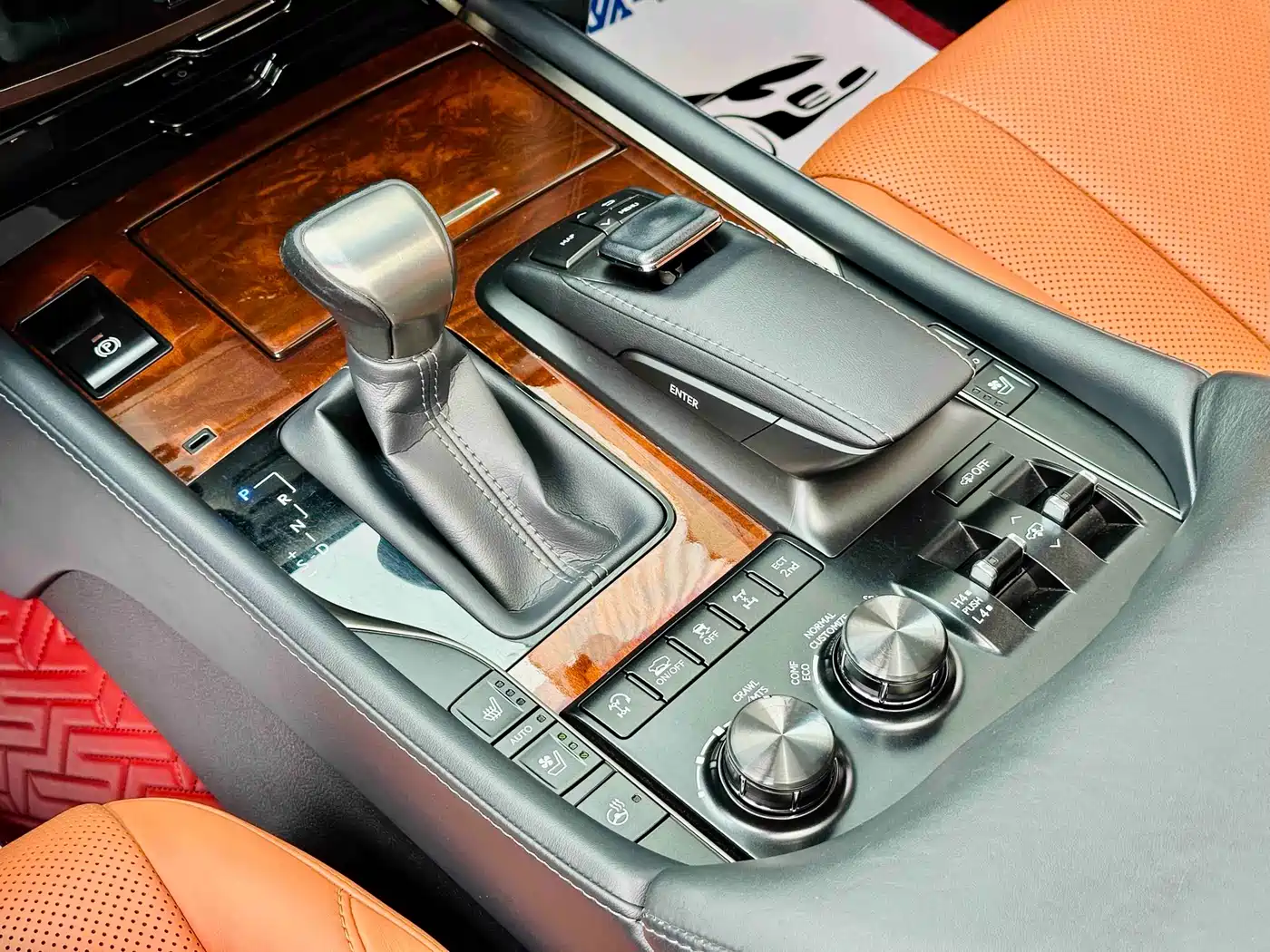 Lexus LX 2019 570 Dynamic Luxury Edition фото 8