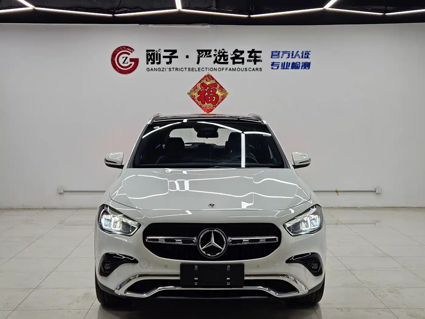 MERCEDES-BENZ GLA