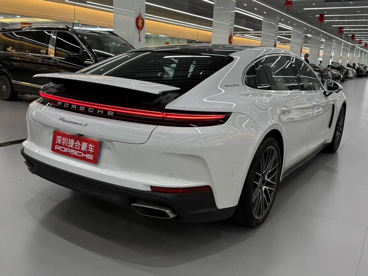 Porsche Panamera 2026 Panamera 4 Executive Long Wheelbase 2.9T фото 6