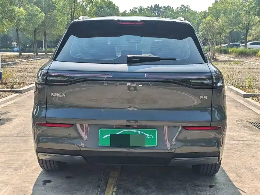 Фото 3 - Geely Galaxy Galaxy E5