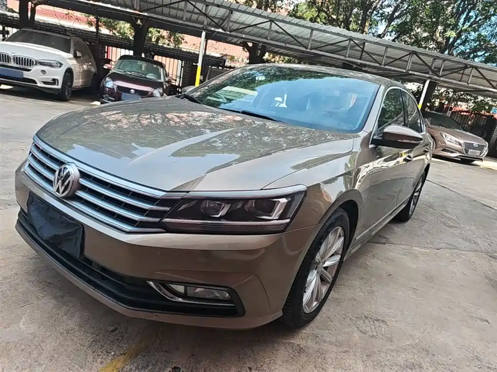 Volkswagen Passat 2017 330TSI DSG Prestige фото 2