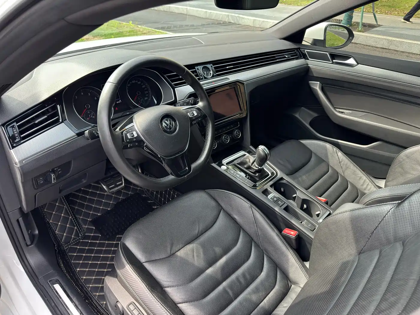 Volkswagen FAW-Volkswagen CC 2019 330TSI Charm Edition China VI фото 3