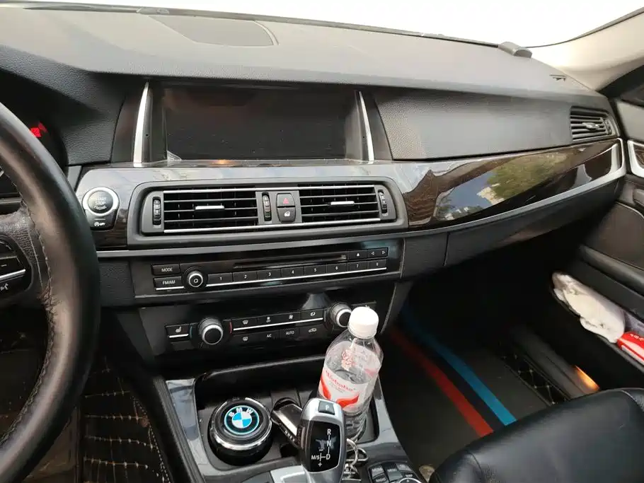 BMW 5 Series 2014 525Li Leading фото 13