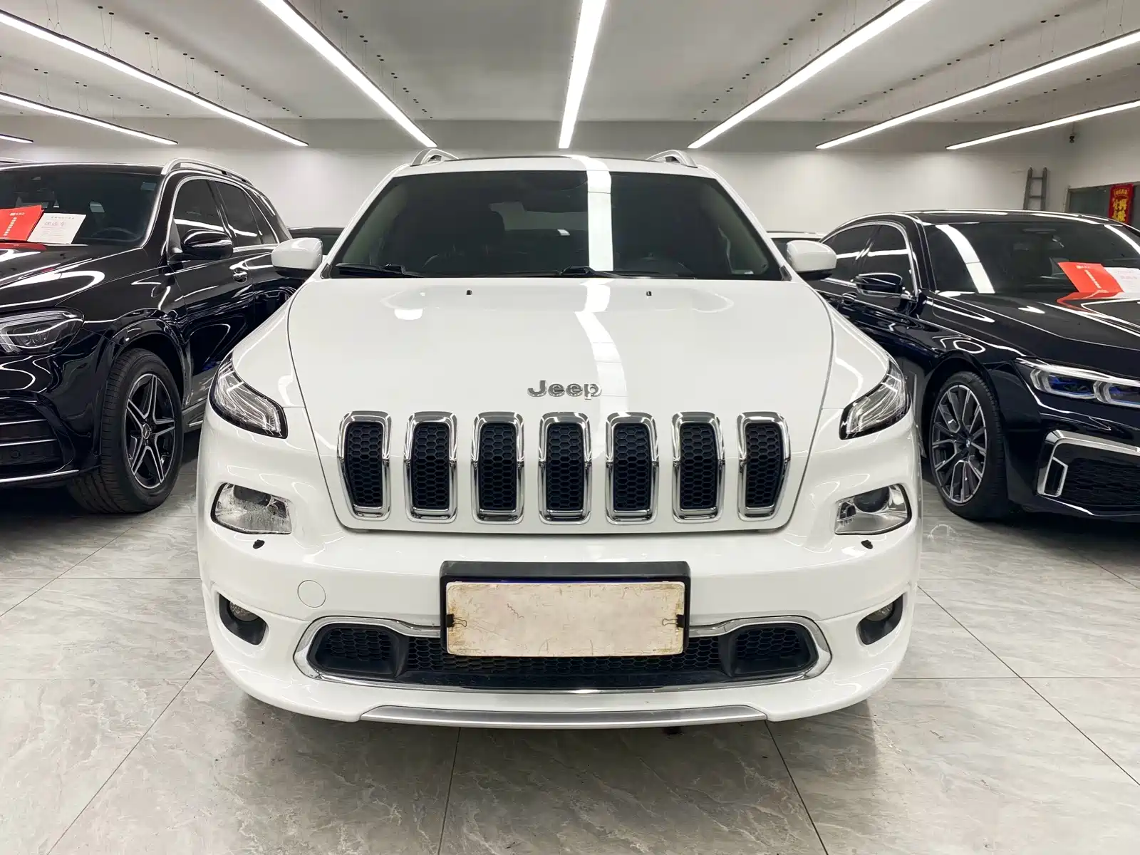 صورة 2 - Jeep Cherokee