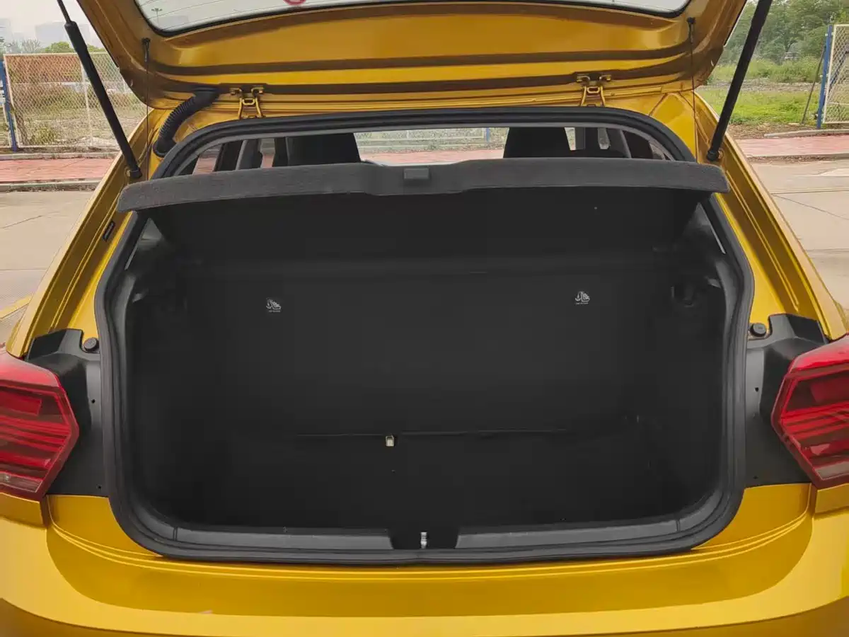 Volkswagen Polo 2019 Plus 1.5L Automatic Panorama Enjoyment Edition фото 7