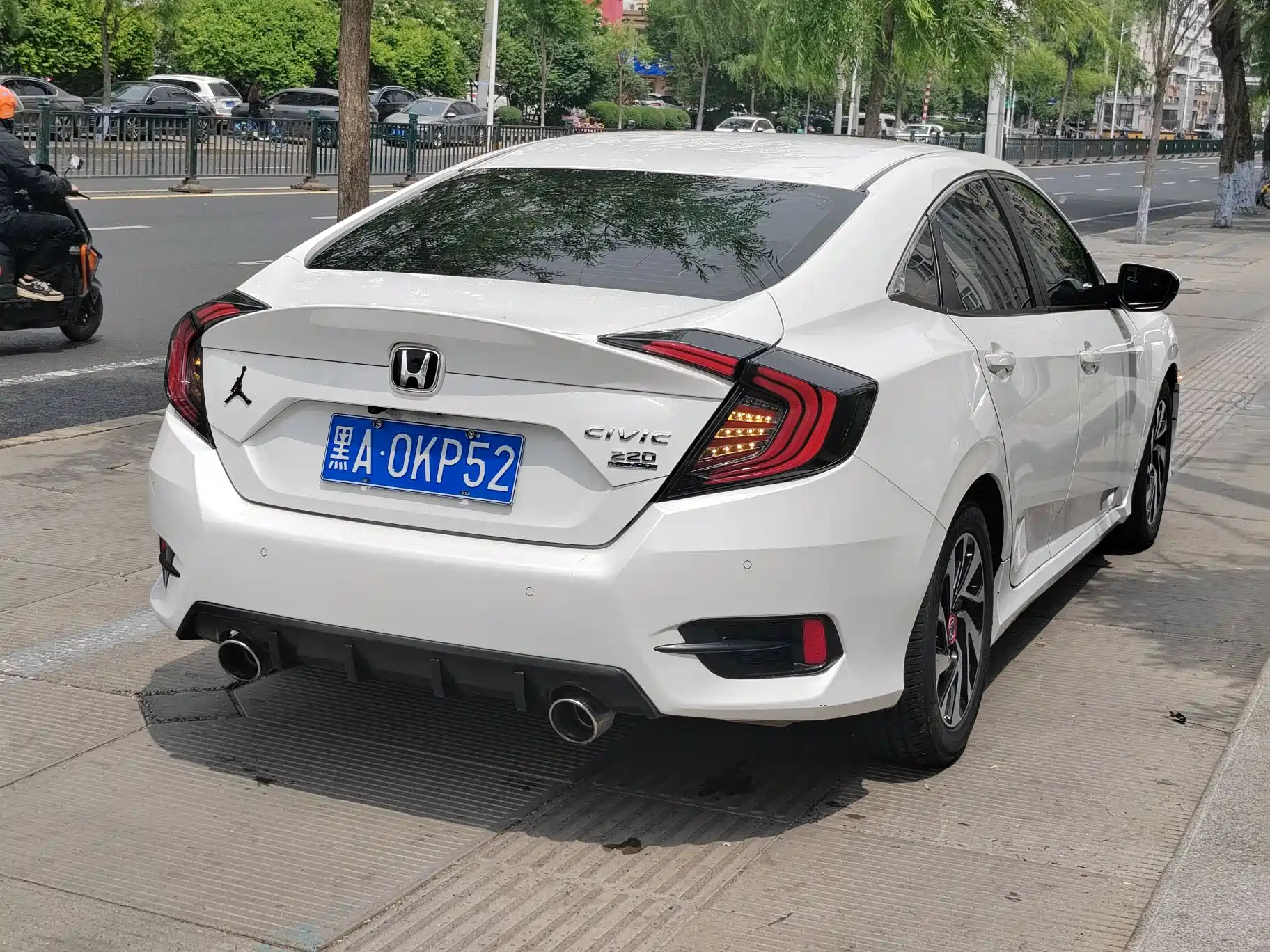 Фото 4 - Honda Civic