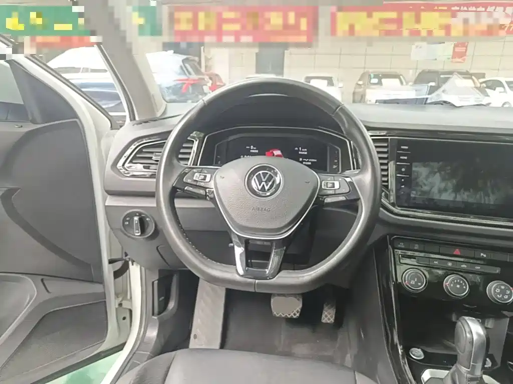 Фото 11 - Volkswagen T-ROC