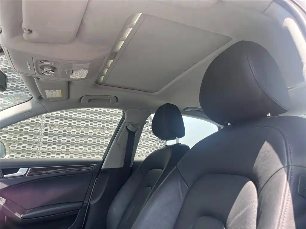 Audi A4L 2016 35 TFSI Automatic Comfort фото 13