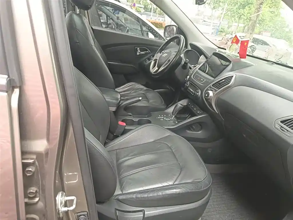 Hyundai Beijing Hyundai ix35 2013 2.0L Automatic 2WD Leading GLX China V фото 25