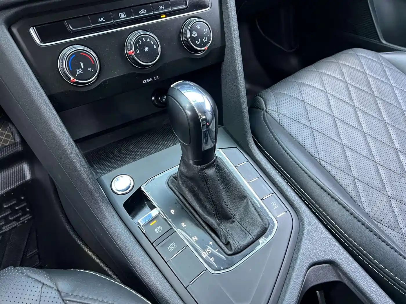Volkswagen Tharu, миниатюра 11