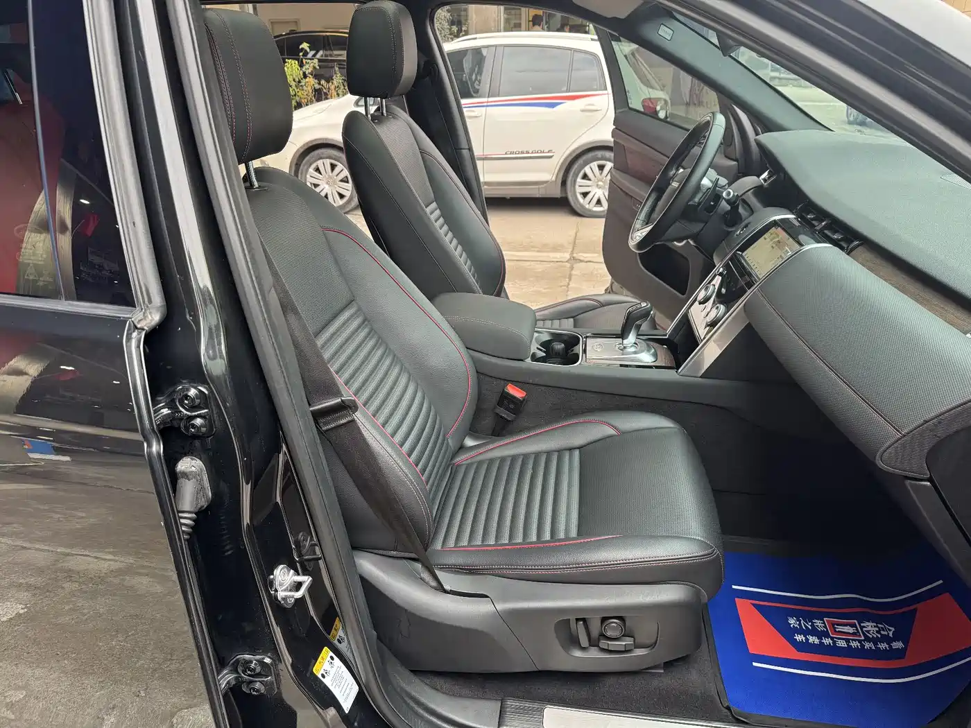 Land Rover Discovery Sport 2020 249PS R-Dynamic Performance фото 19
