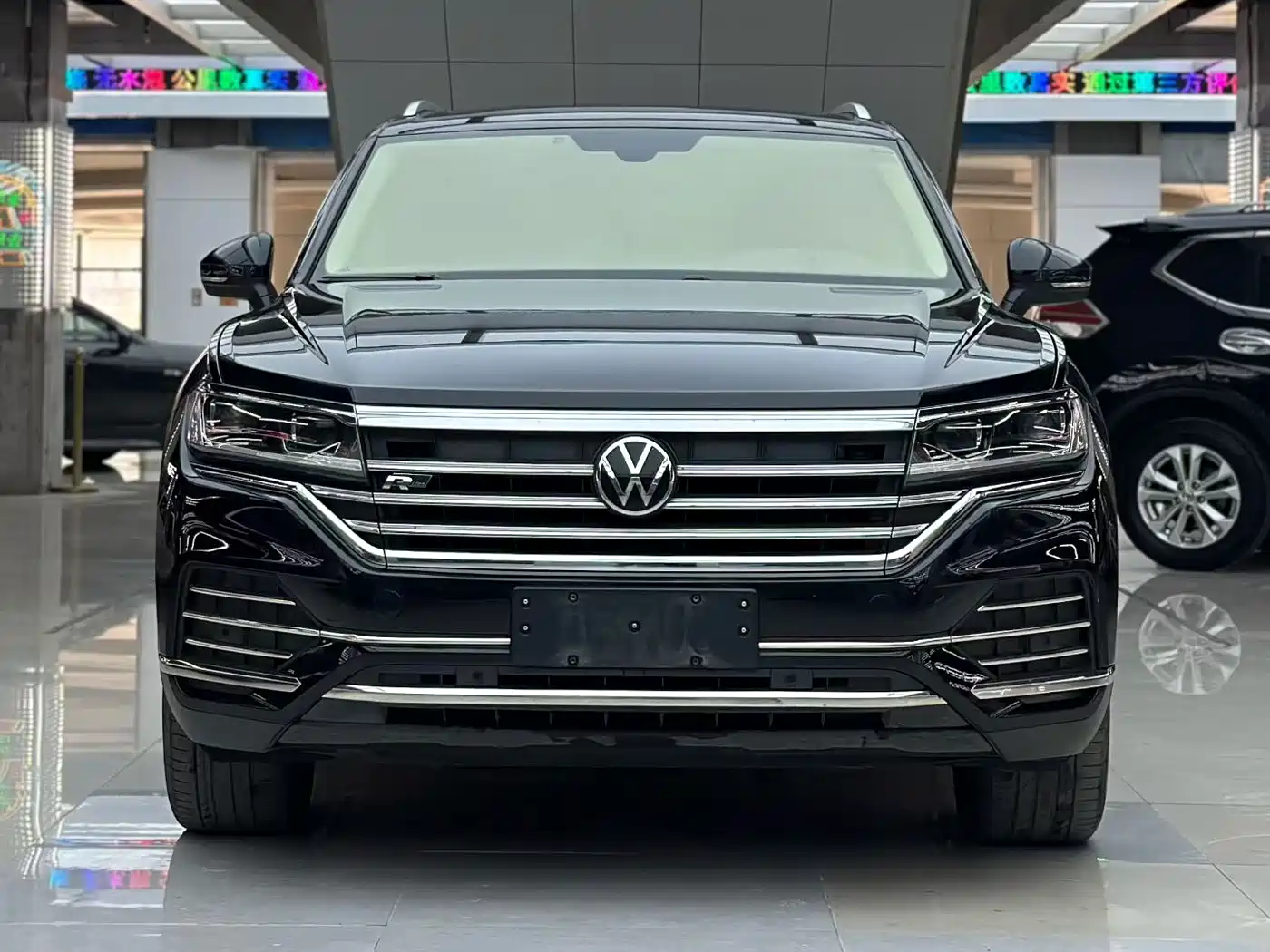 VOLKSWAGEN TOUAREG