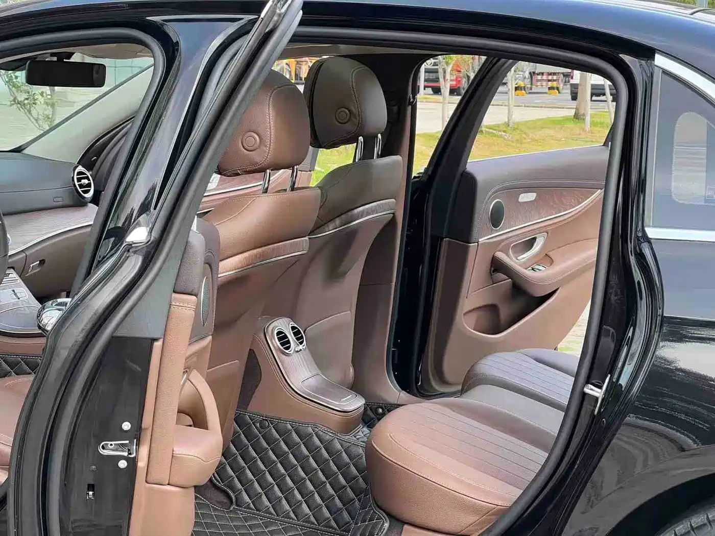 Mercedes-Benz E-Class 2023 Facelift E 300 L Fashion фото 11