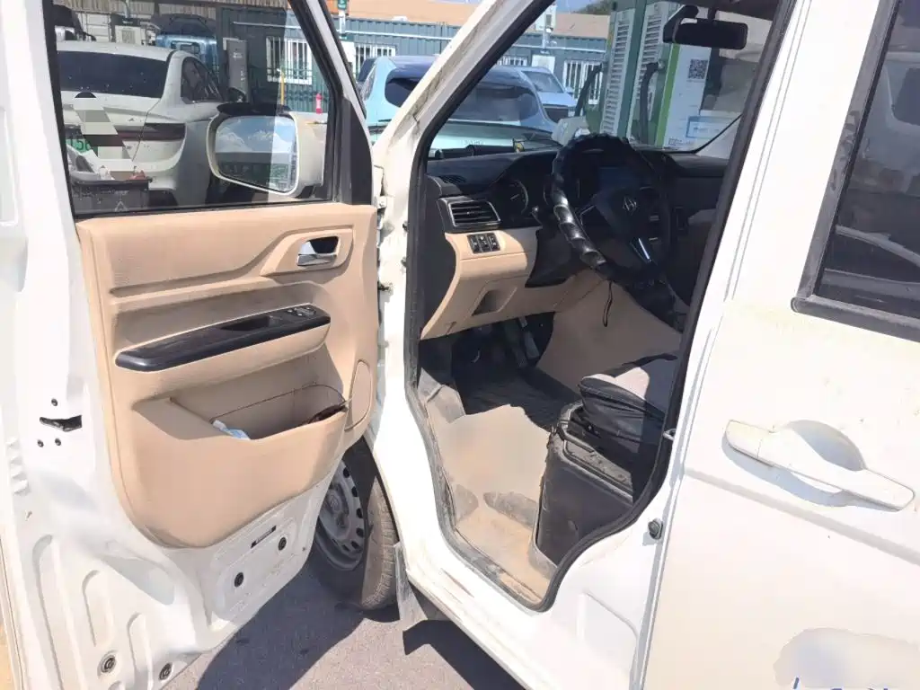 Changan Kuayue Kuayue Star V7 EV 2024 2024 Model 251km Hatchback Luxury 9-seater
