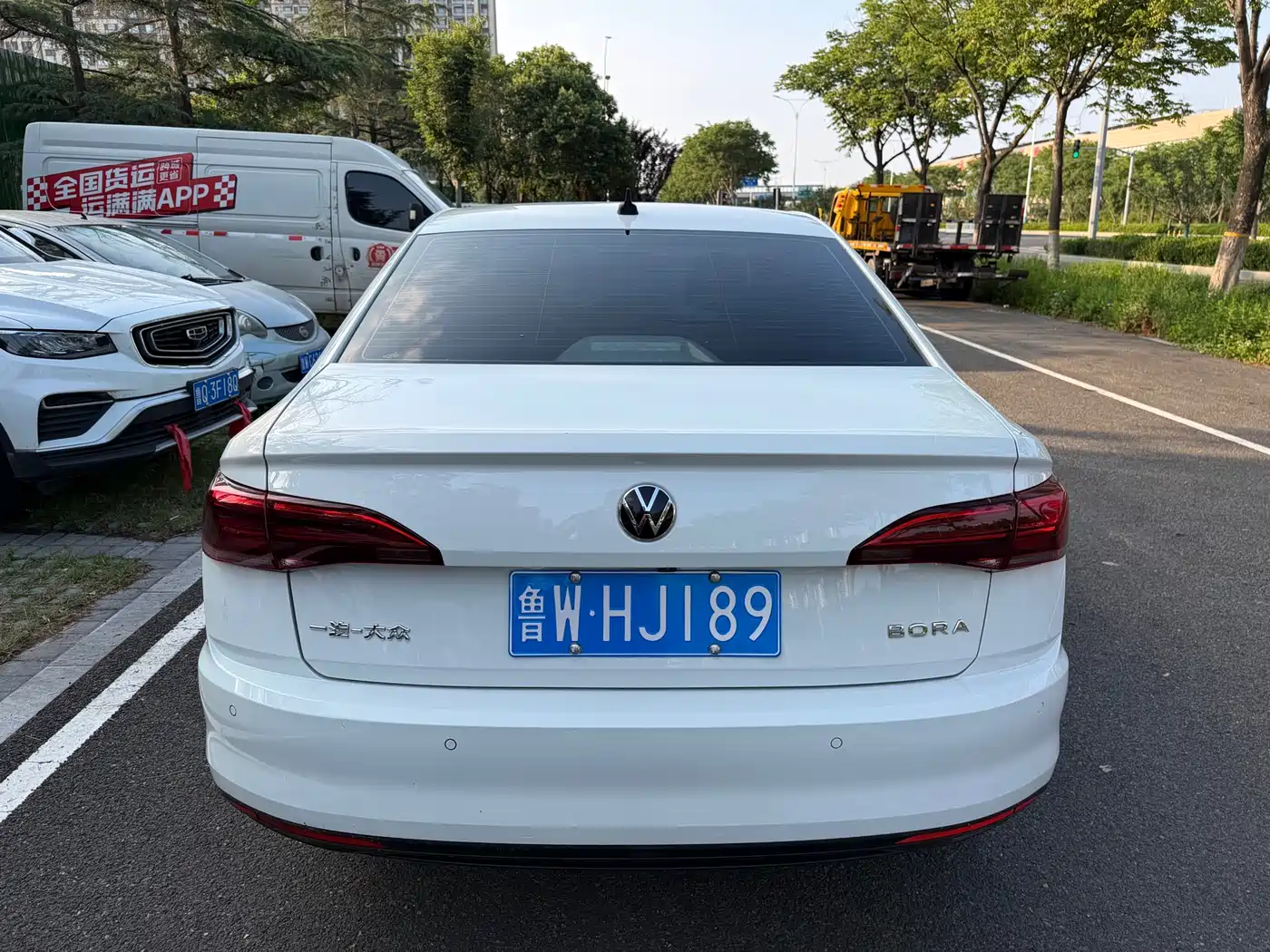 VOLKSWAGEN BORA