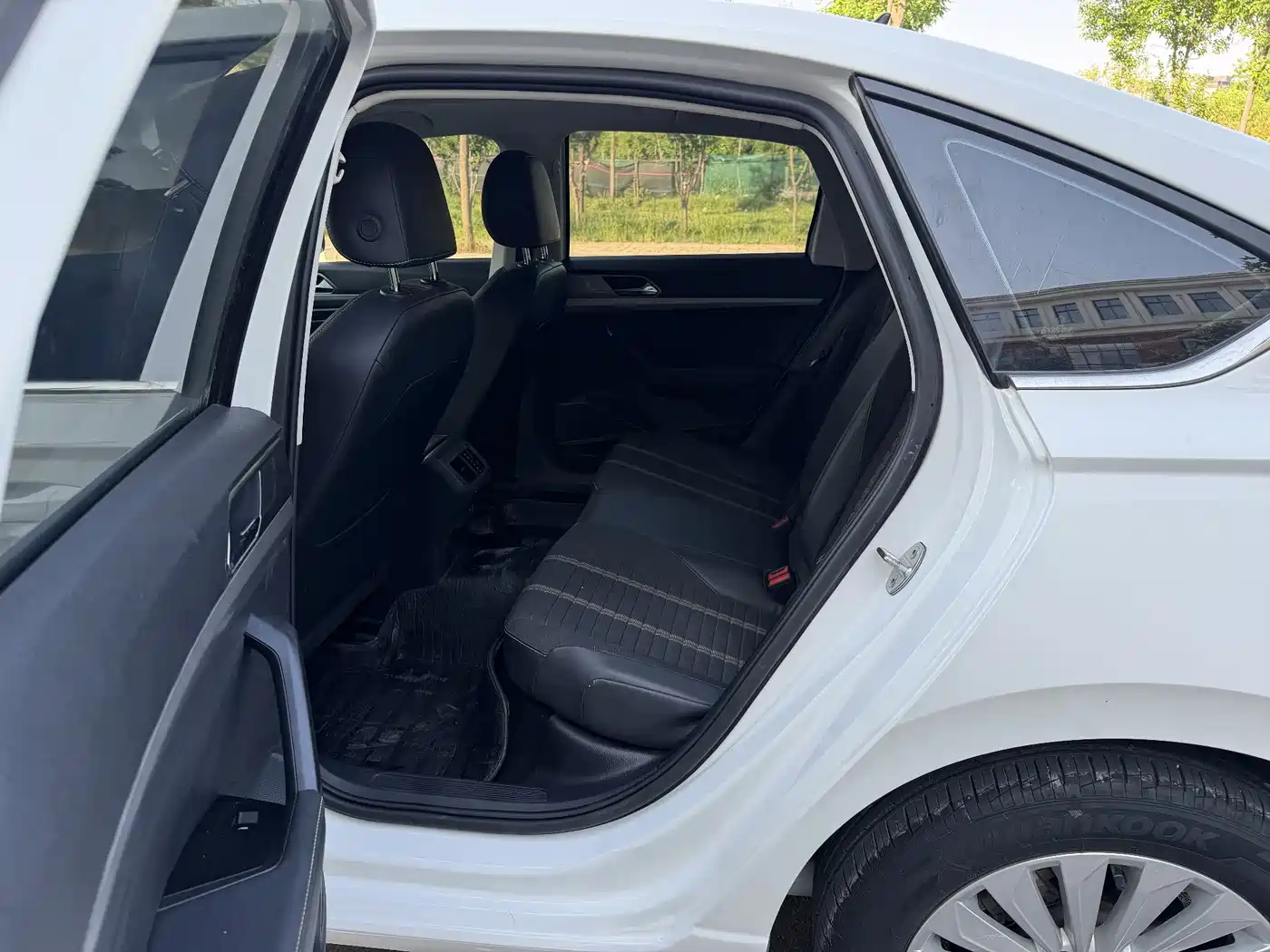 Volkswagen Lavida 2022 1.5L Auto Comfort Edition фото 13