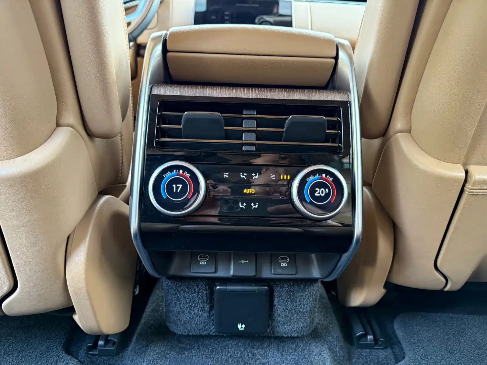 Фото 24 - Land Rover Range Rover