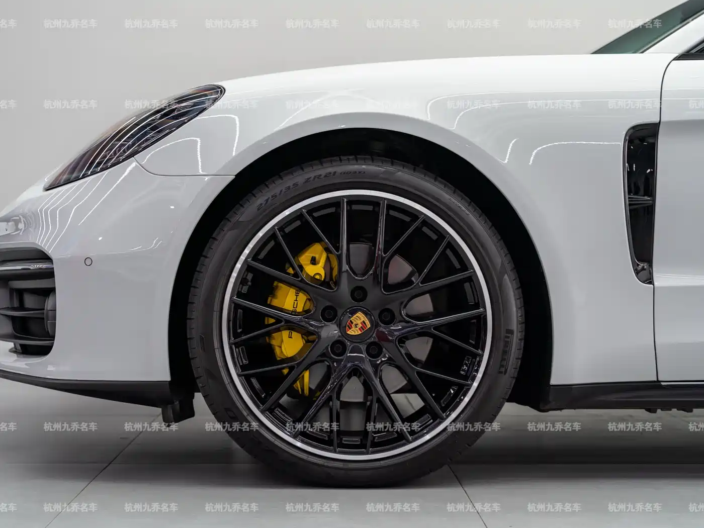 Porsche Panamera 2023 Panamera 4 Executive Long Wheelbase Platinum Edition 2.9T фото 9