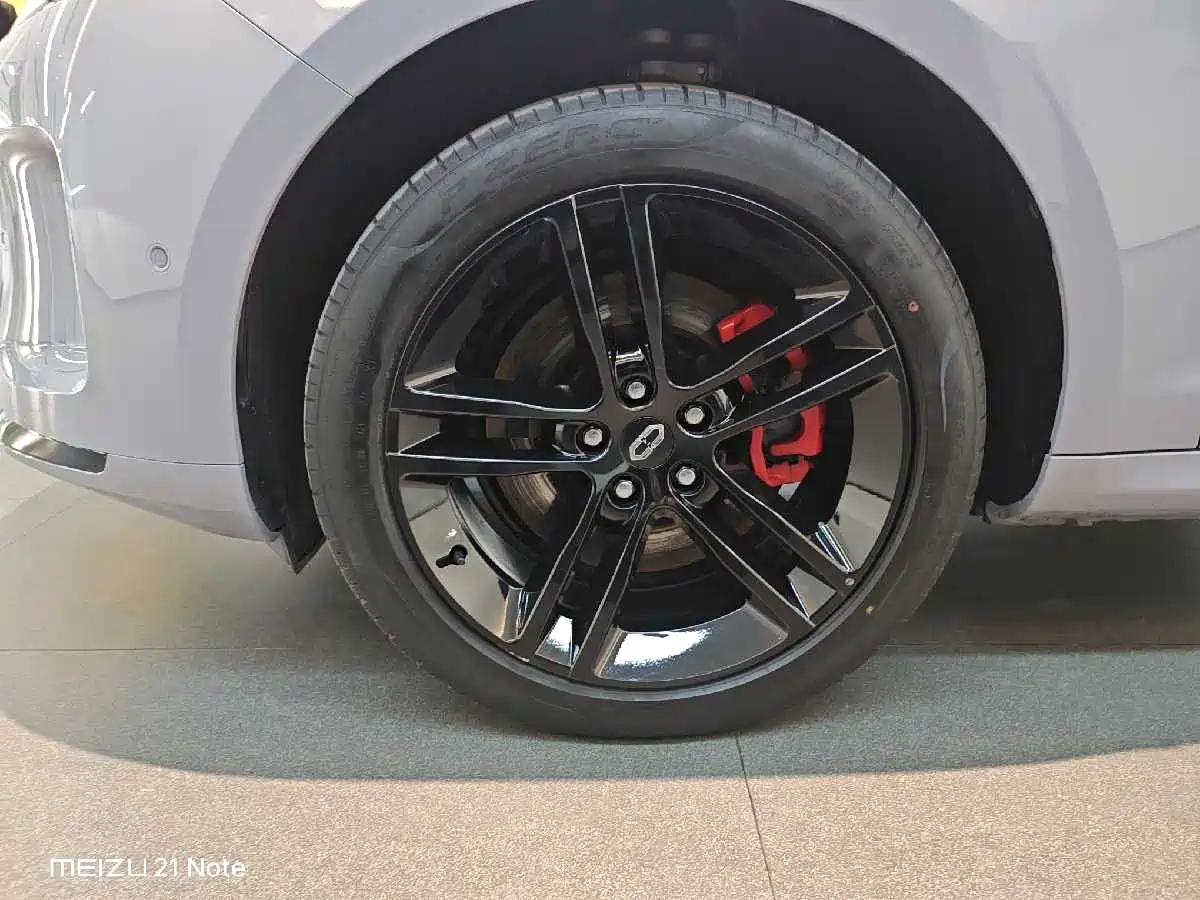 AITO Wenjie AITO M5 2025 Extended Range Ultra AWD фото 8