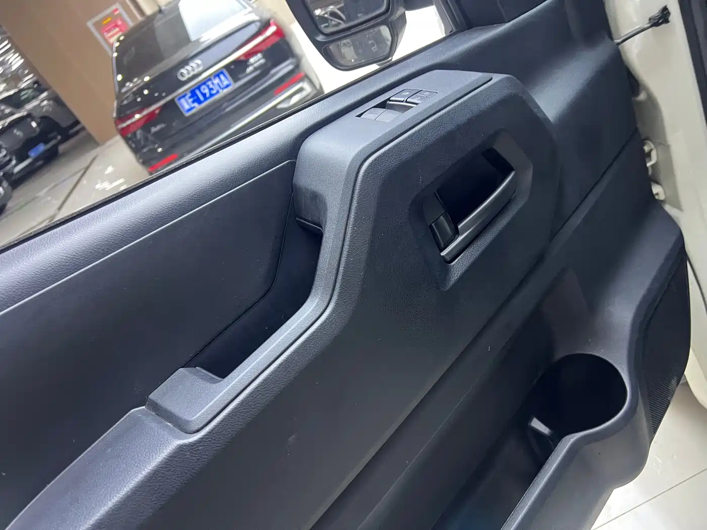 Toyota HIACE 2024 2021 3.5L Automatic 7-Seater
