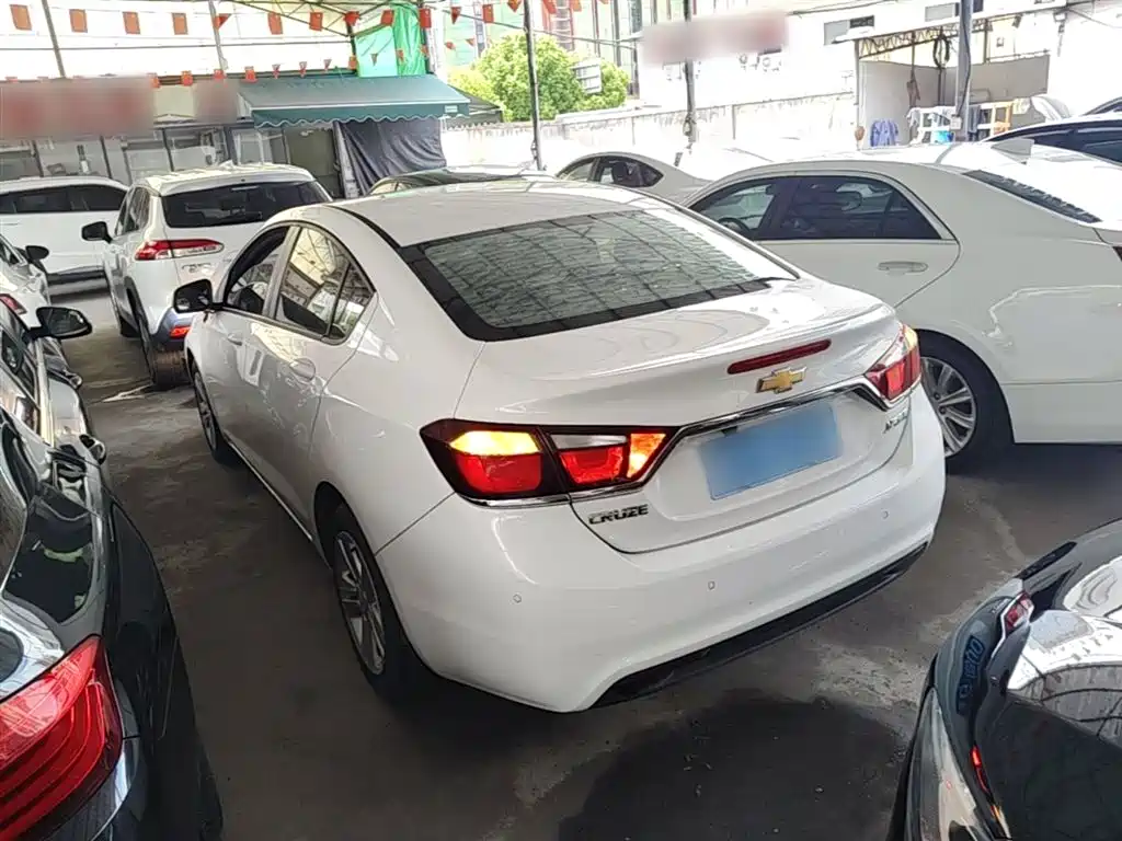 Chevrolet Cruze 2016 1.5L Automatic Luxury Edition фото 5