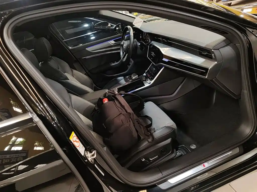 Photo 25 - Audi A6L New Energy
