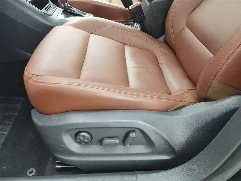 Volkswagen Tiguan 2009 Model 2.0TSI Luxury Edition фото 20