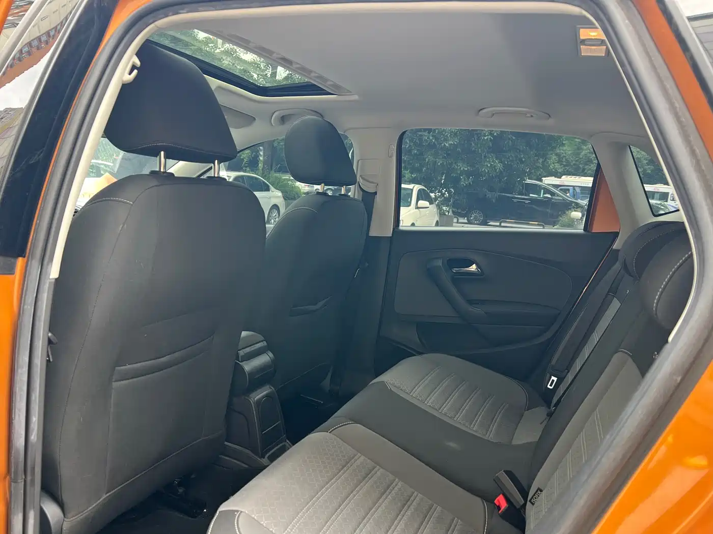 Volkswagen Polo 2018 1.5L Cross Polo Auto фото 10