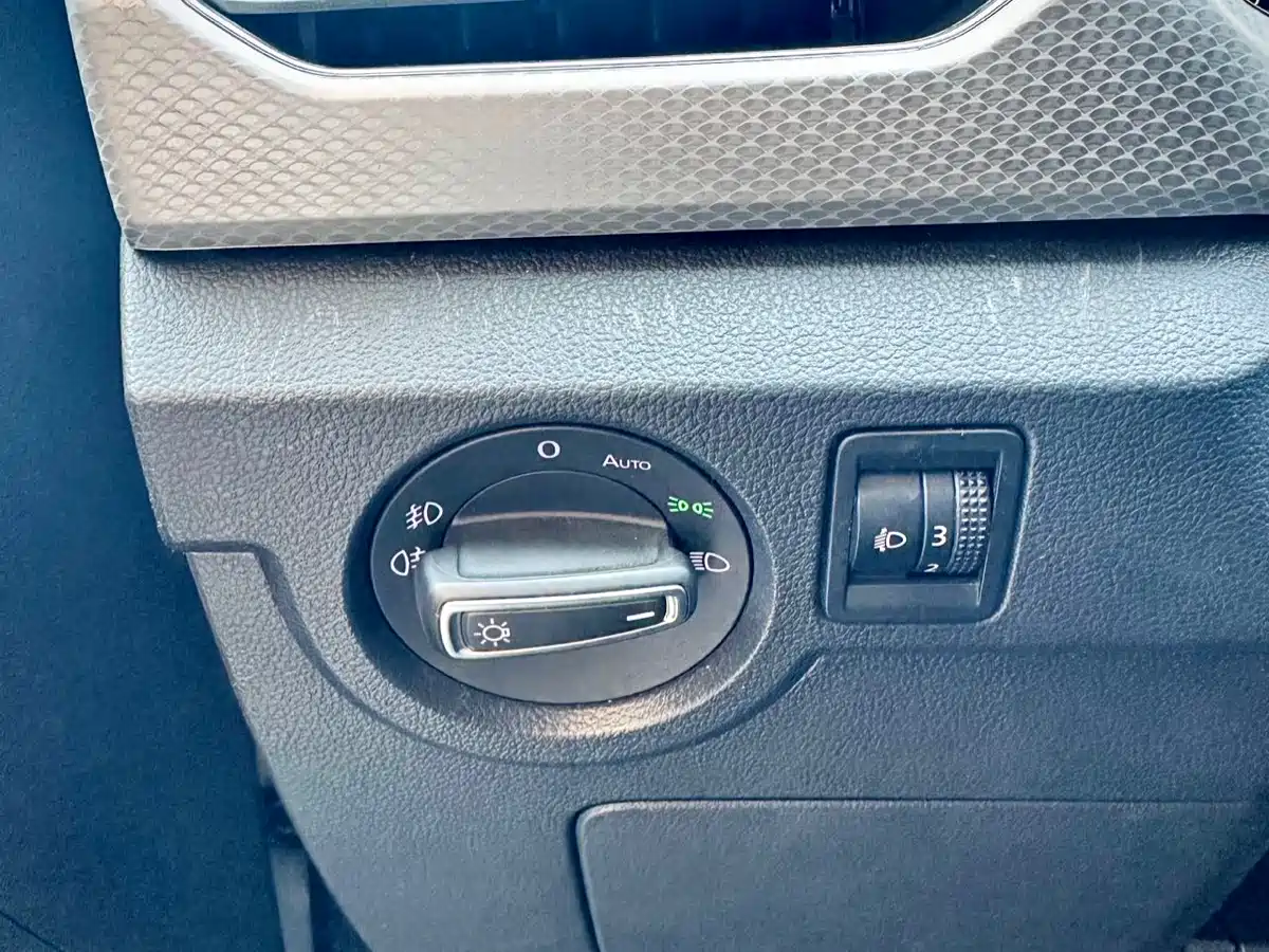 Volkswagen Tanying 2021 200TSI DSG Joy Smart Connect Edition фото 24