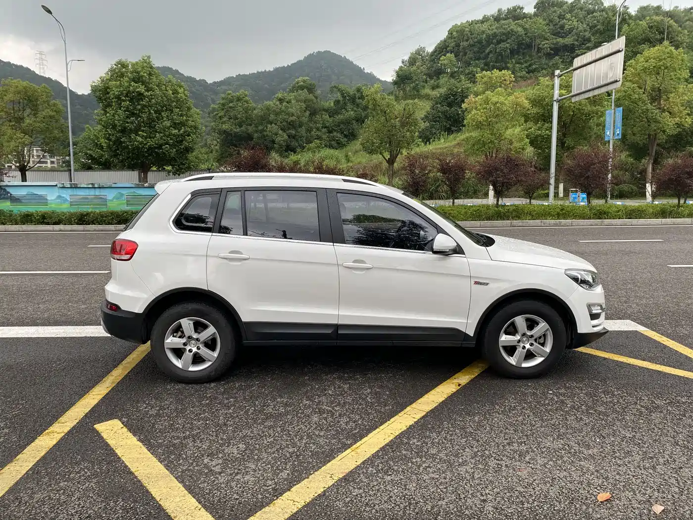 Zotye Damai X5 2015 2015 1.5T Manual Luxury (China IV)