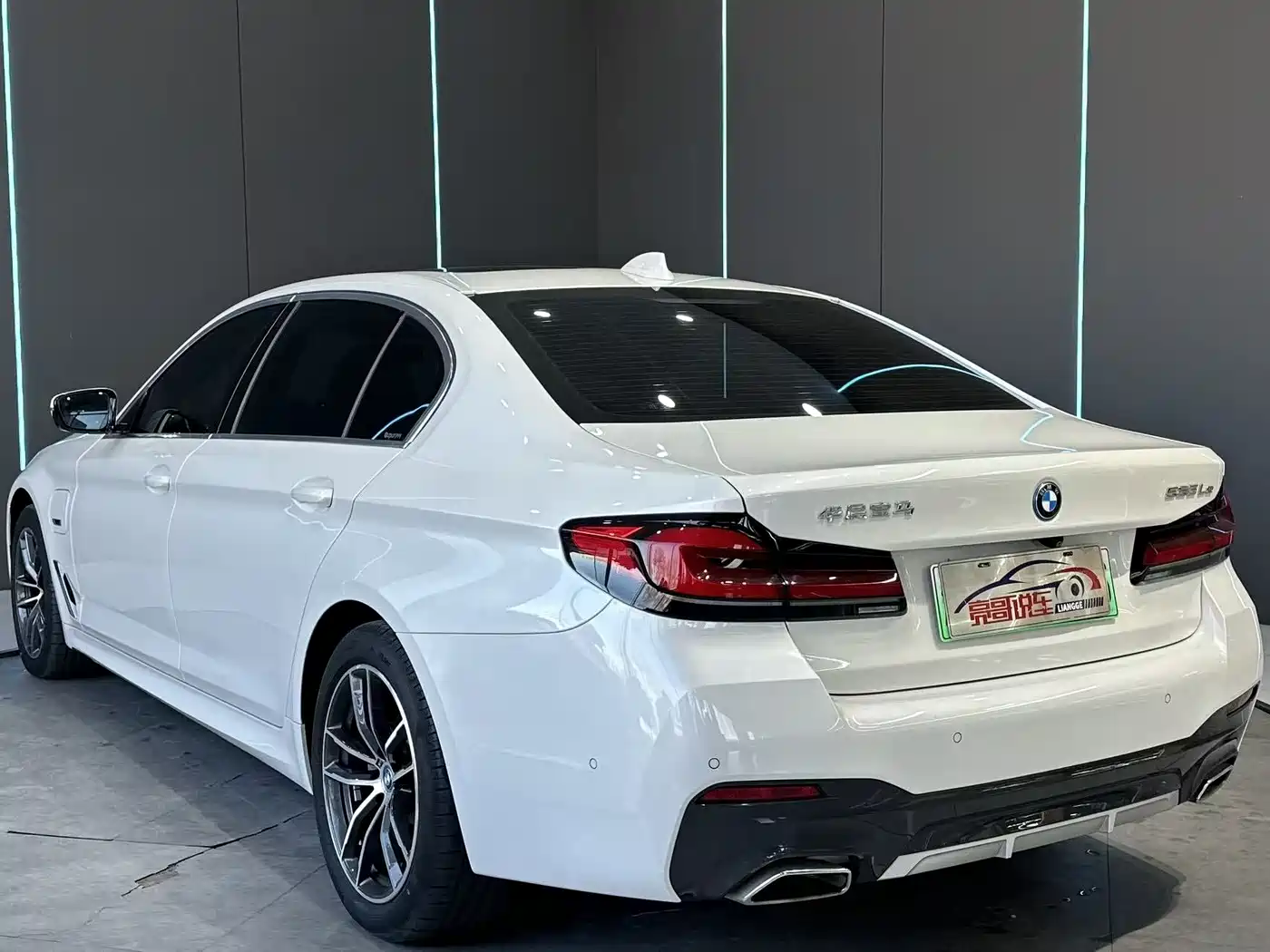 BMW 5 Series New Energy 2022 Model Facelift III 535Le Pioneer Edition M Sport Package фото 8