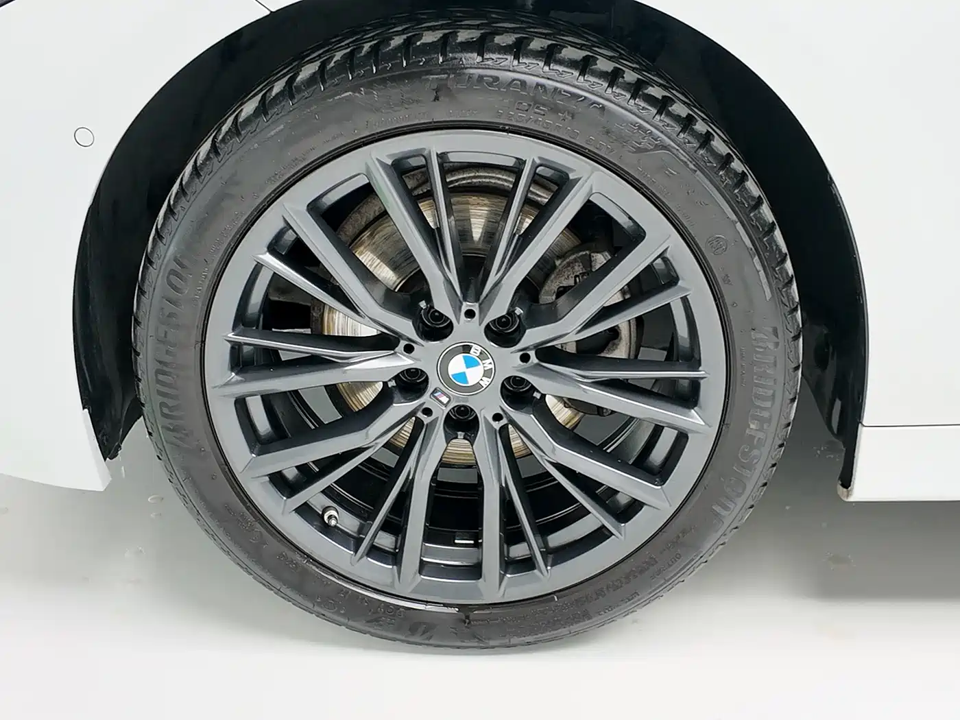BMW 3 Series 2023 325Li M Sport Black Night Package фото 8