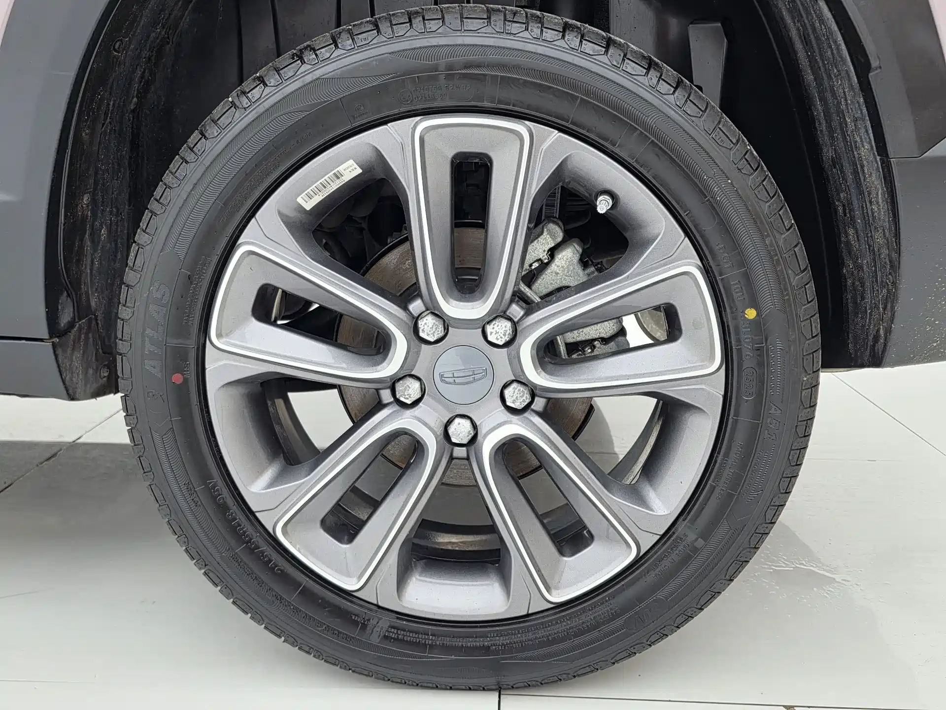 Фото 19 - Geely ICON