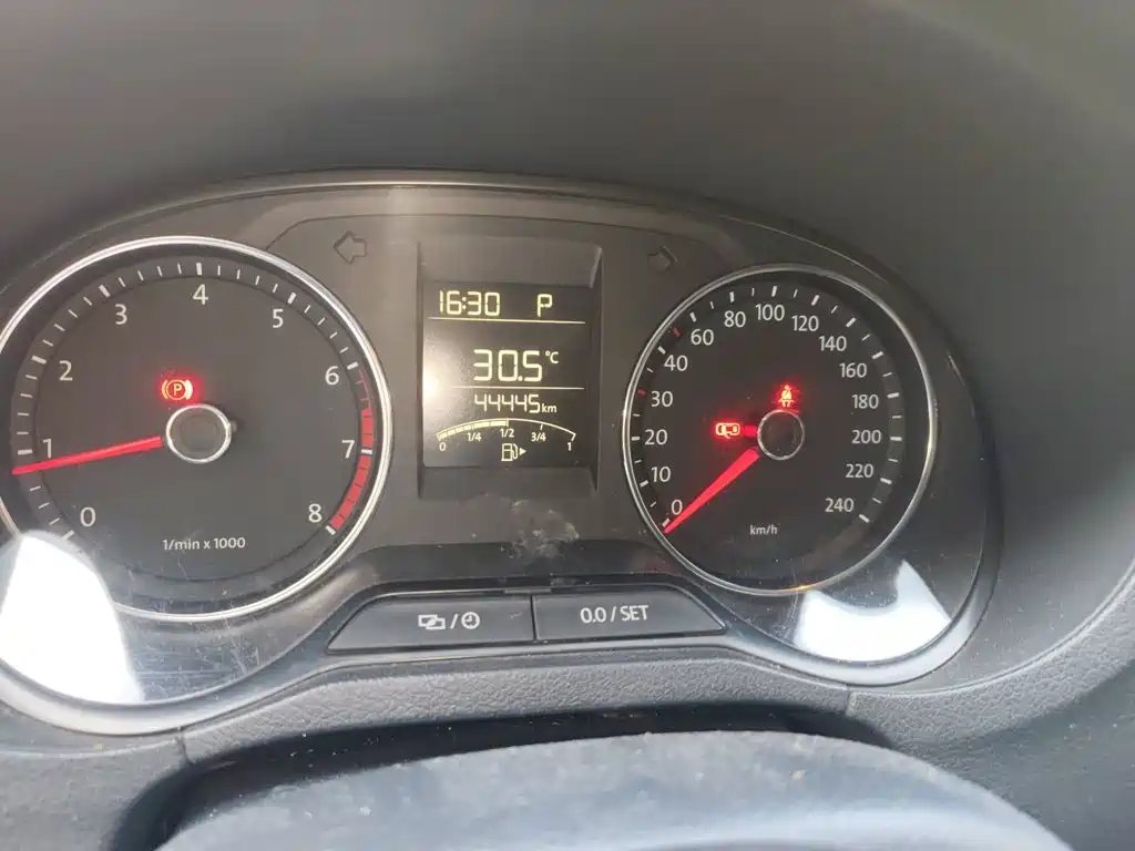 Volkswagen Polo 2015 2014 1.4L Automatic Comfort Edition