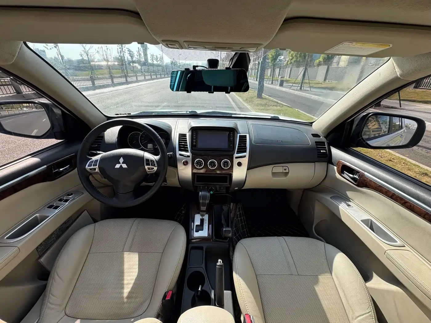 Mitsubishi Pajero Sport 2013 3.0L Automatic 4WD Flagship фото 7