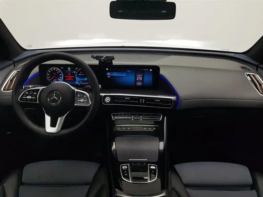 MERCEDES-BENZ EQC
