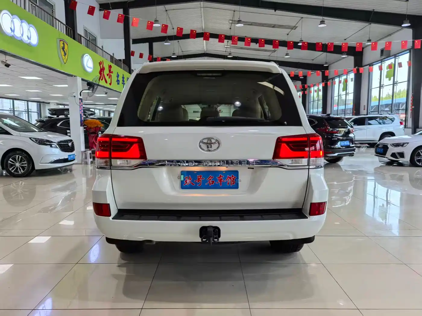Toyota Land Cruiser (Import) 2017 2015 4.0L V6 Middle East Low Configuration Edition