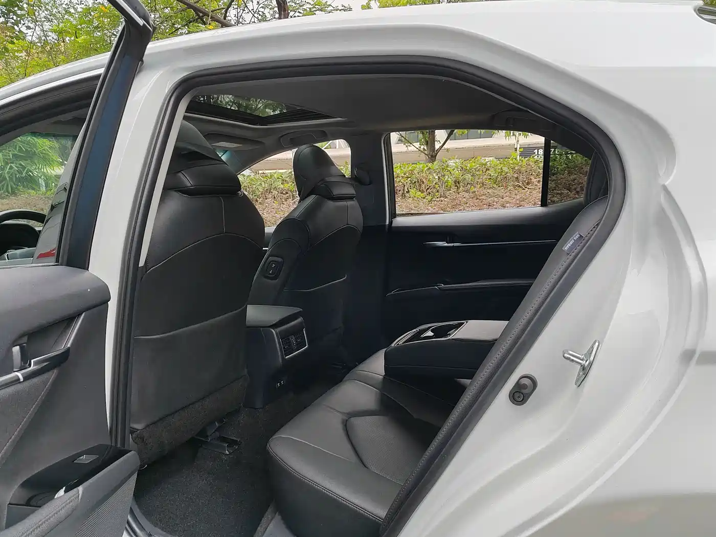 Toyota Camry 2021 2.0G Luxury Edition фото 10